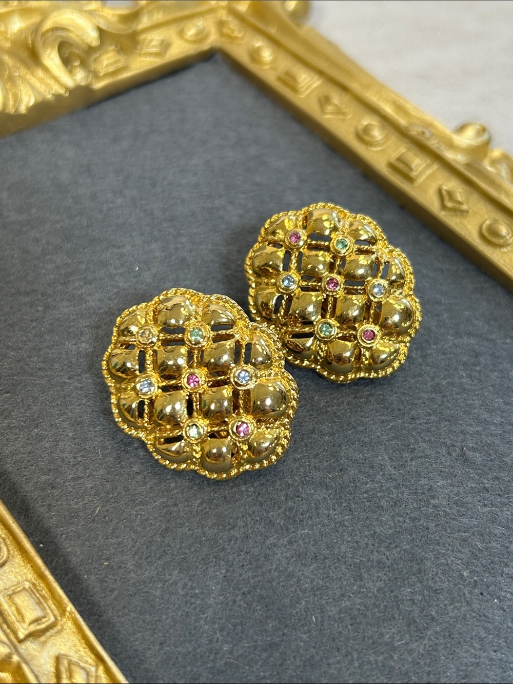 Craft!Gold Crystal Quilted Design Cluster Clip-On Earrings - Unbranded - Picture 1 of 5